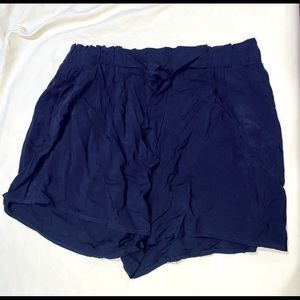 Paper Bag Solid Black Short